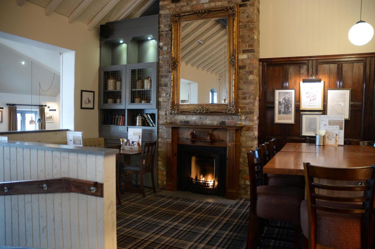 Boat & Horses Inn Oldham Bagian luar foto