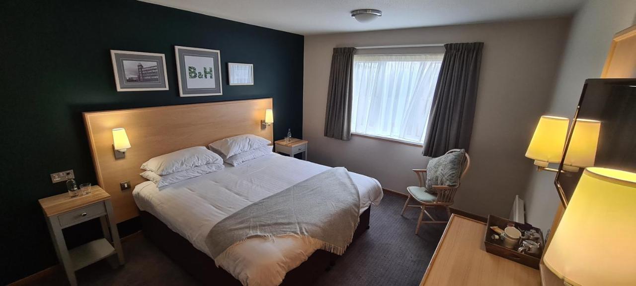 Boat & Horses Inn Oldham Bagian luar foto