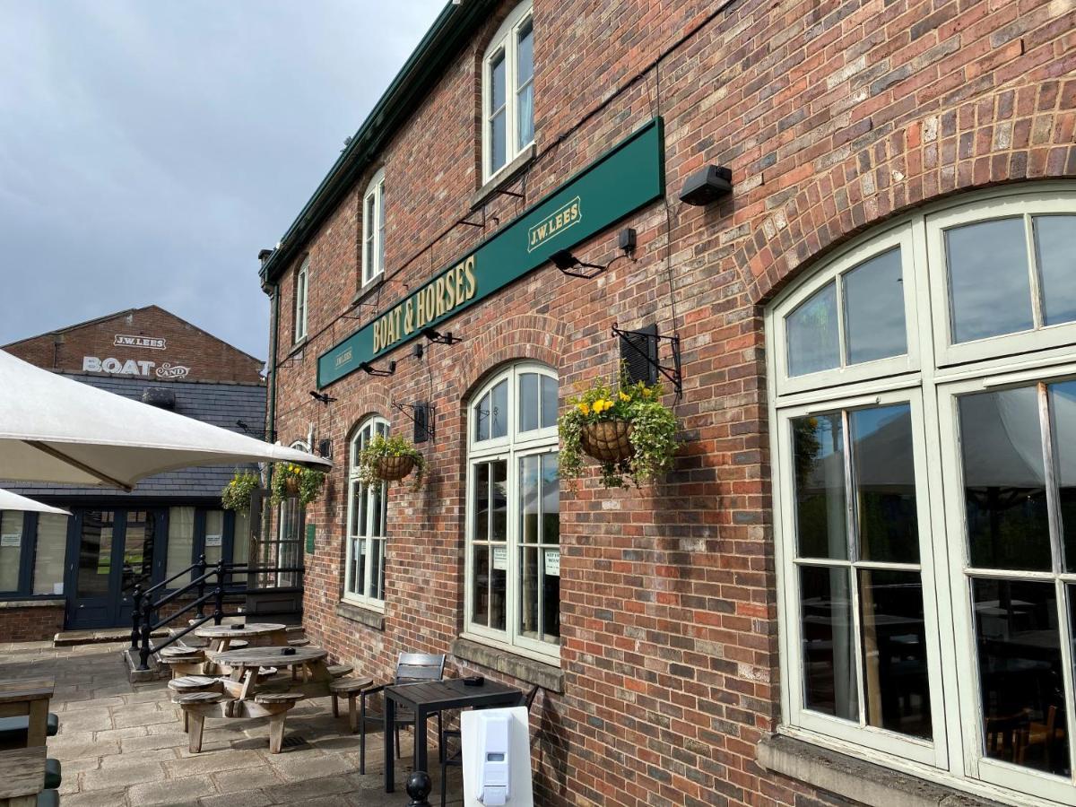 Boat & Horses Inn Oldham Bagian luar foto