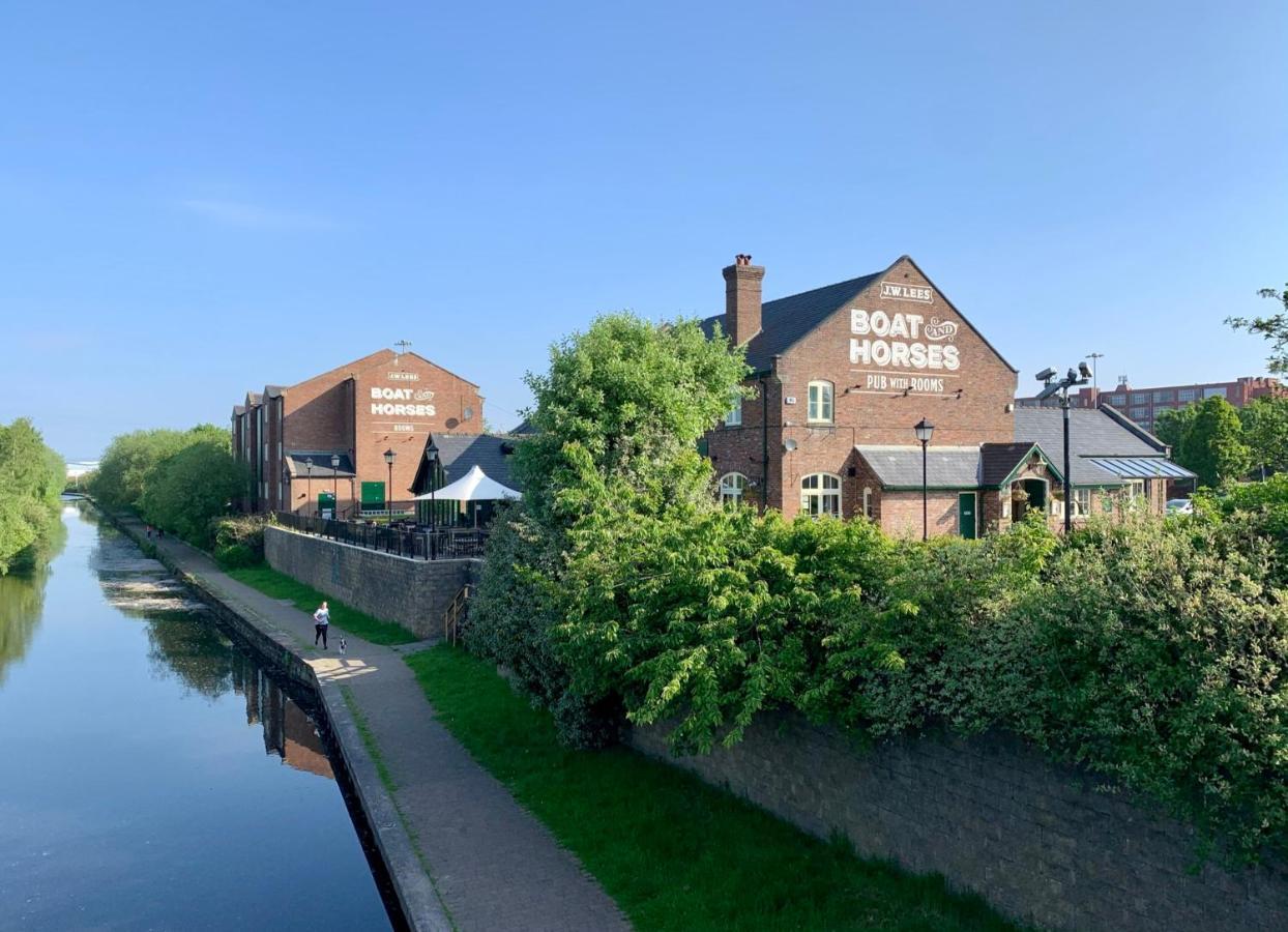 Boat & Horses Inn Oldham Bagian luar foto