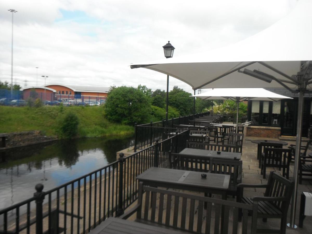 Boat & Horses Inn Oldham Bagian luar foto