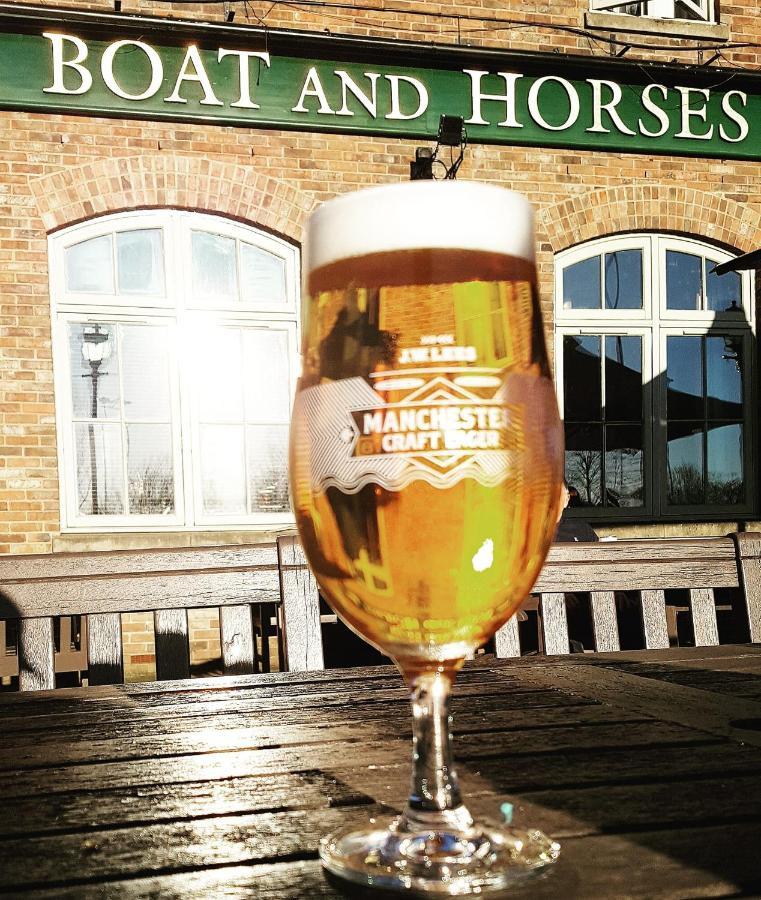 Boat & Horses Inn Oldham Bagian luar foto
