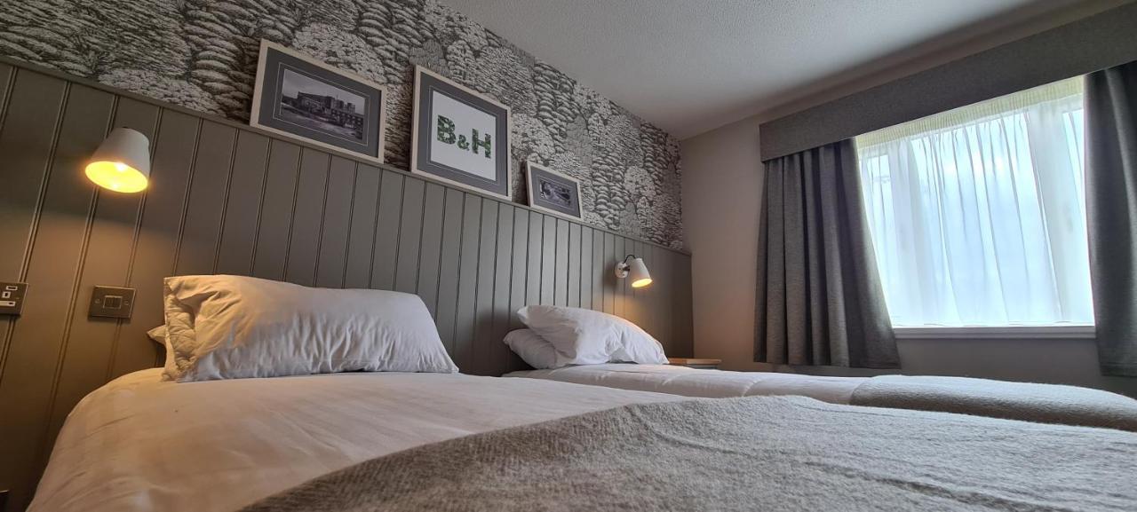 Boat & Horses Inn Oldham Bagian luar foto