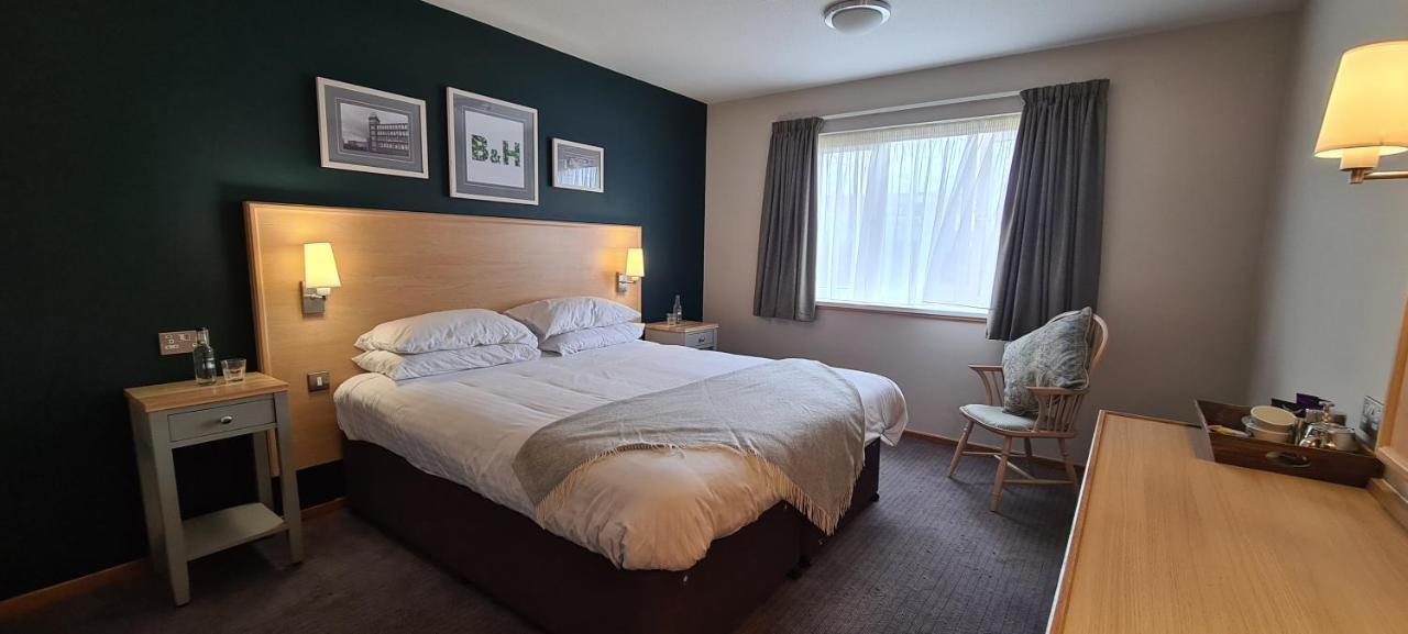 Boat & Horses Inn Oldham Bagian luar foto
