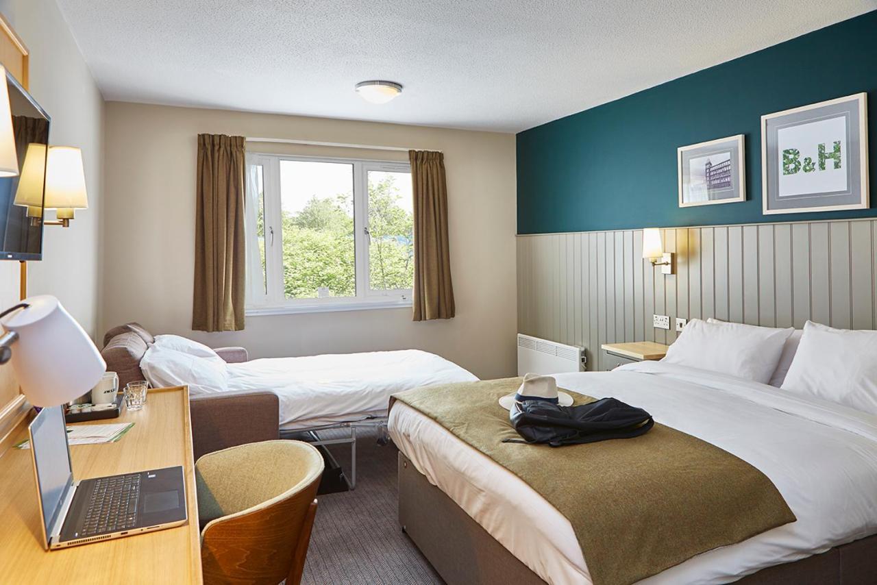 Boat & Horses Inn Oldham Bagian luar foto